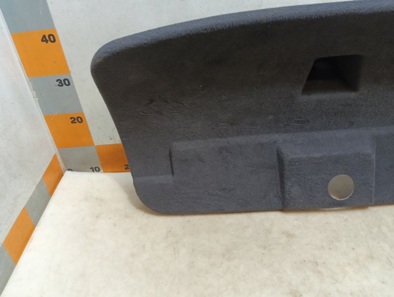 Обшивка крышки багажника