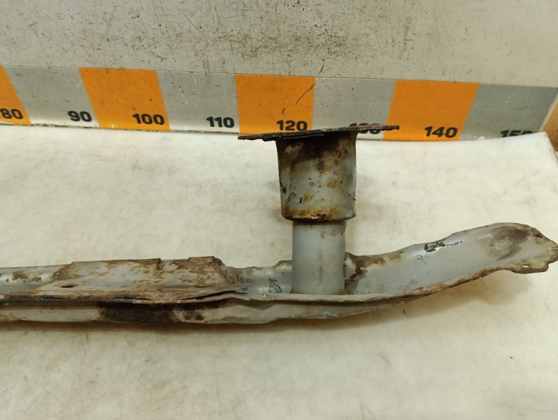 Усилитель переднего бампера