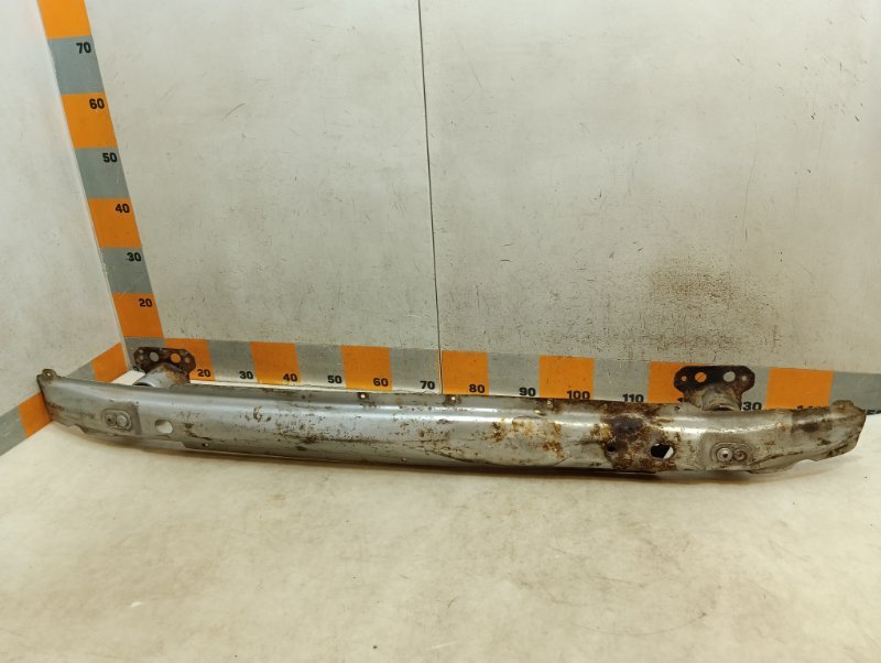 Усилитель переднего бампера