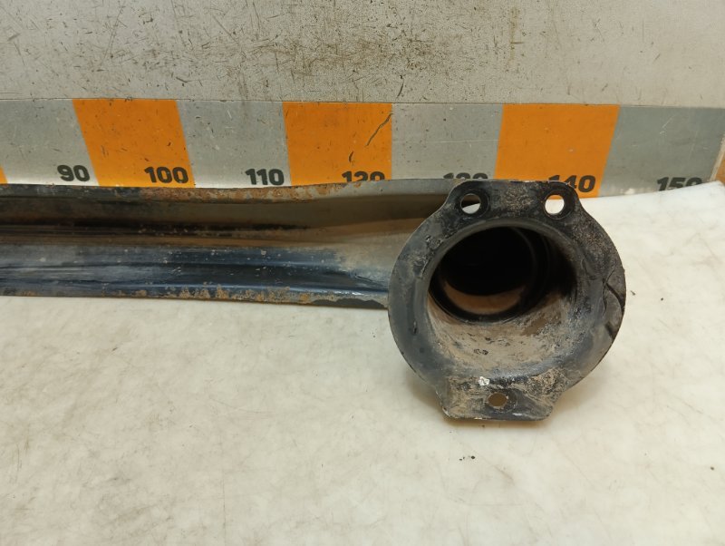 Усилитель заднего бампера