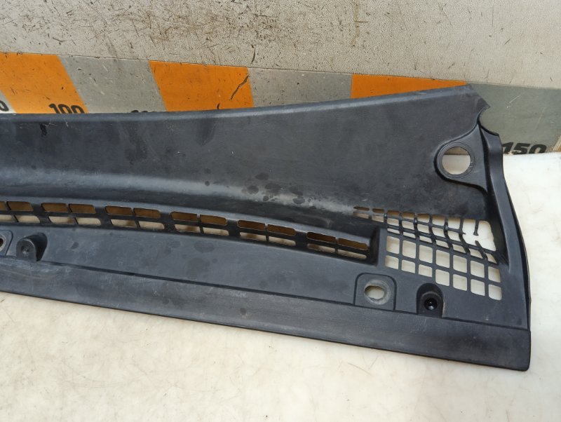 Решетка стеклоочистителей (Жабо)