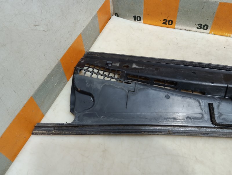 Решетка стеклоочистителей (Жабо)