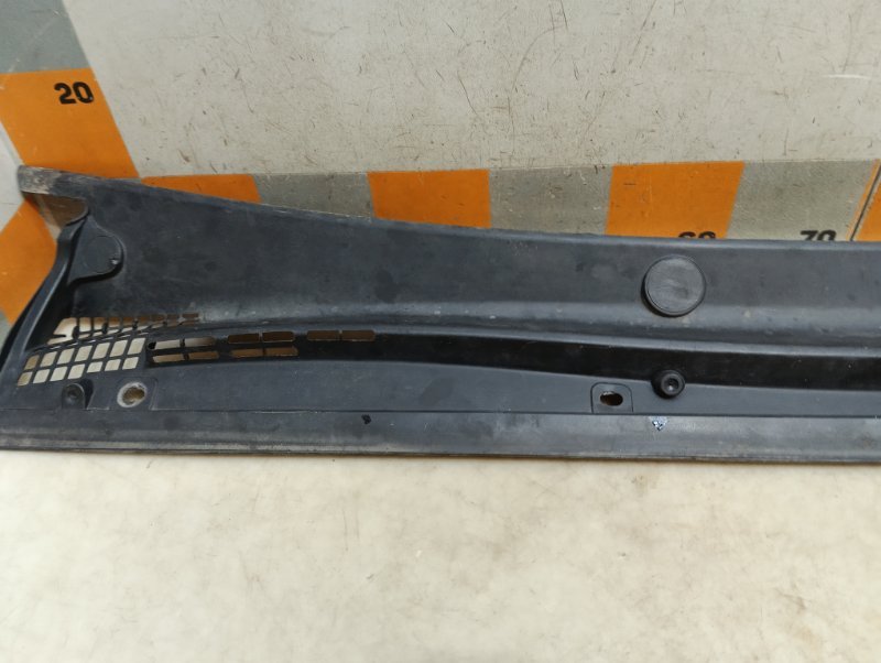 Решетка стеклоочистителей (Жабо)