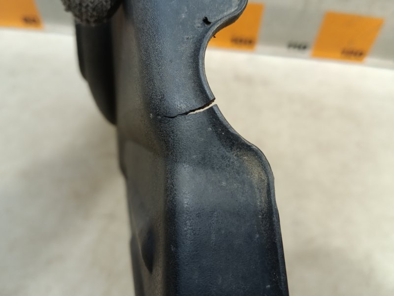 Крышка двигателя