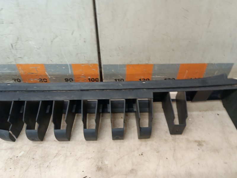 Кронштейн заднего бампера