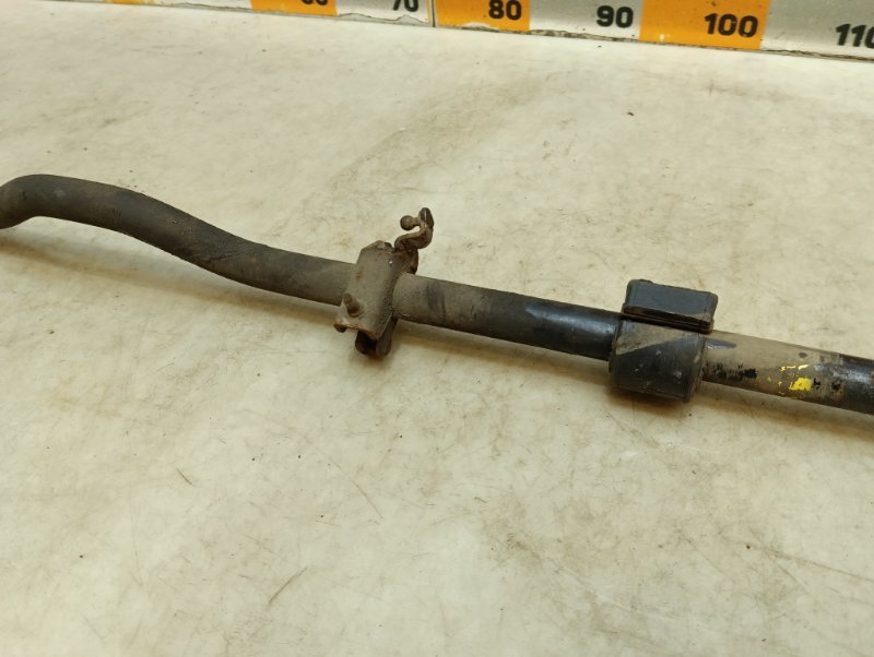 Стабилизатор передний