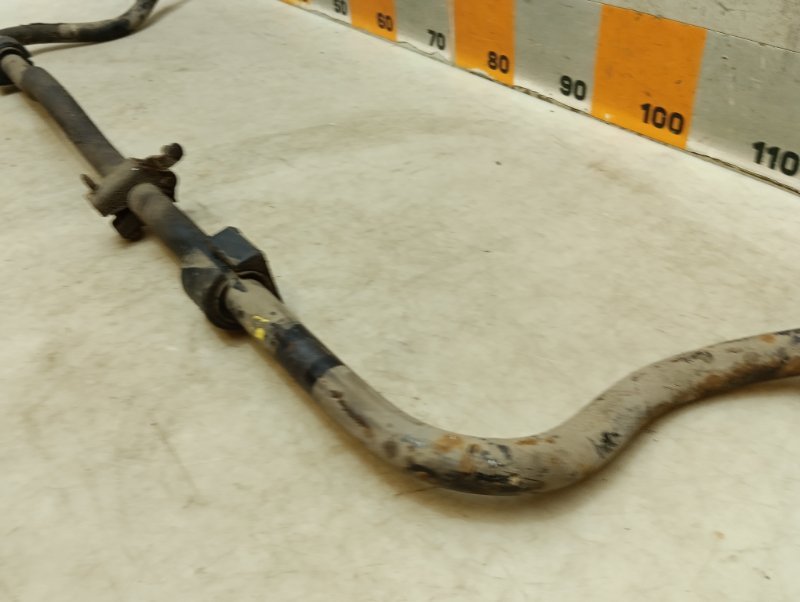 Стабилизатор передний