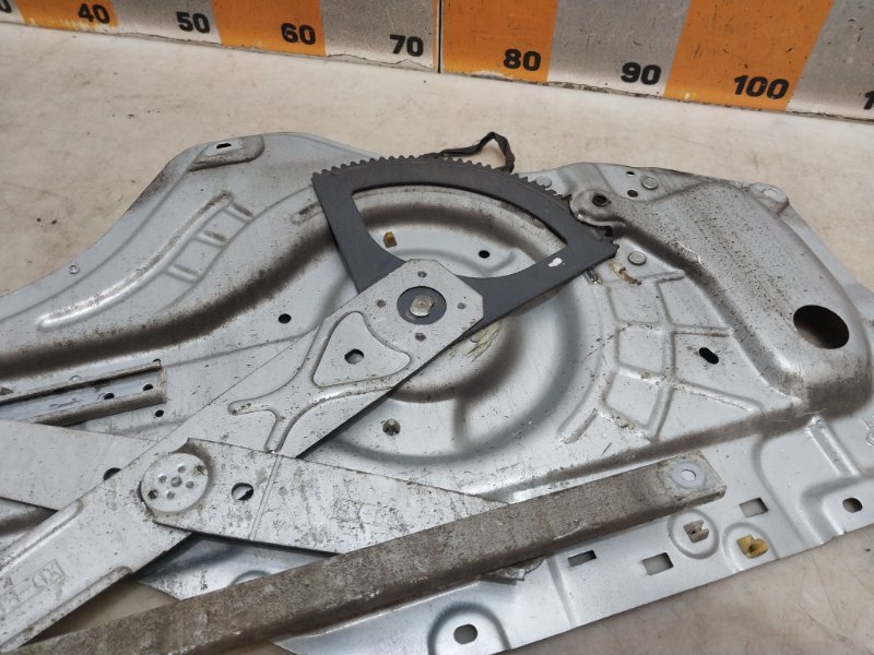 Стеклоподъемник электр. передний левый