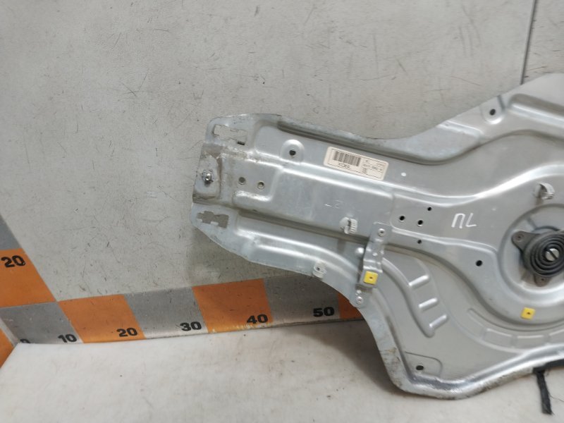 Стеклоподъемник электр. передний левый