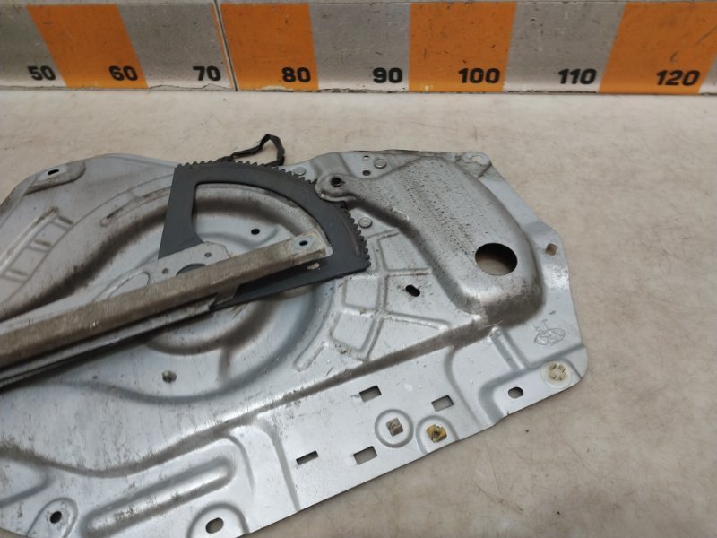 Стеклоподъемник электр. передний левый