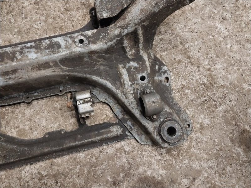 Балка подмоторная