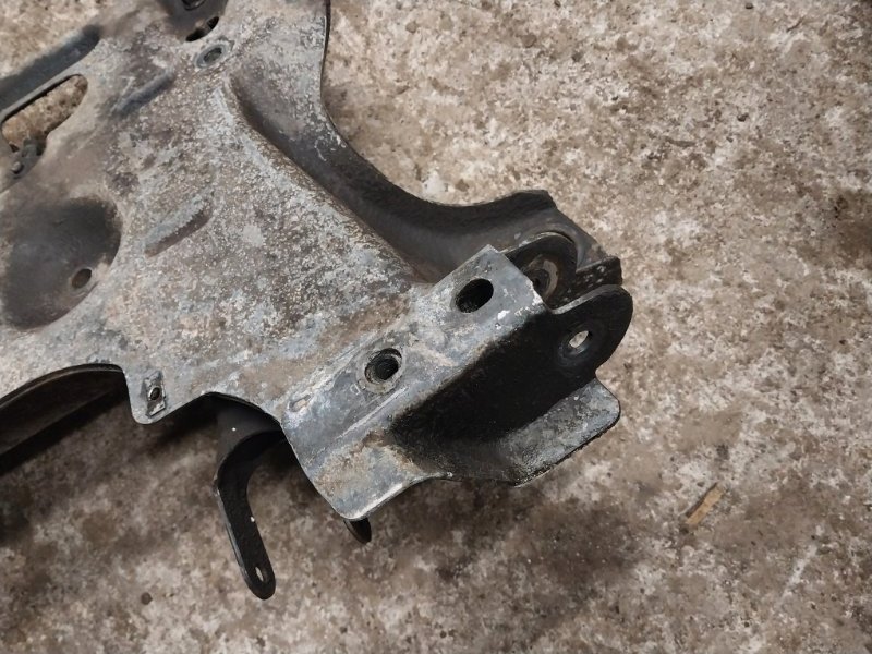 Балка подмоторная