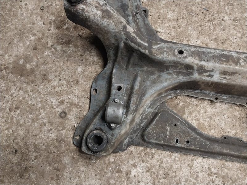 Балка подмоторная