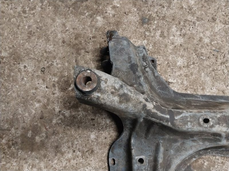 Балка подмоторная