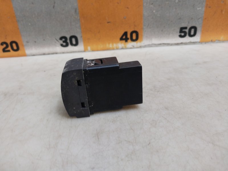 Кнопка корректора фар