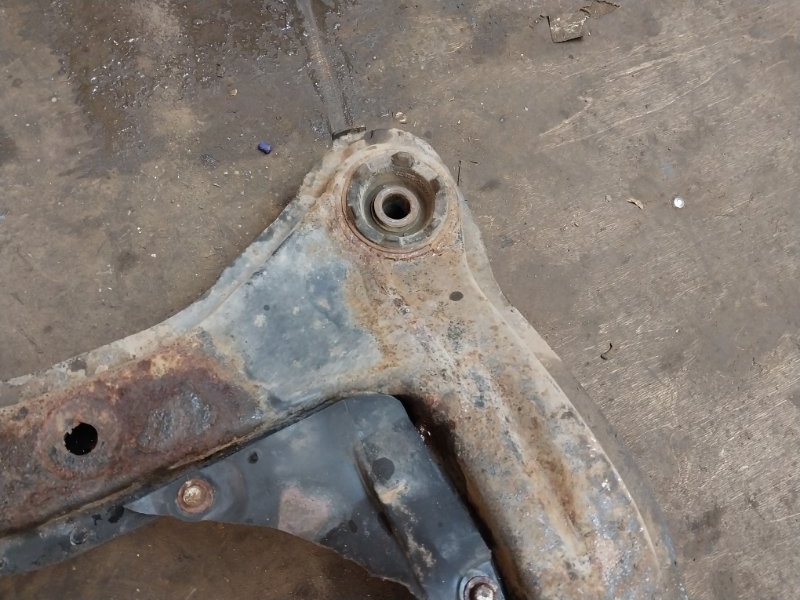 Балка подмоторная