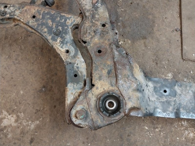 Балка подмоторная