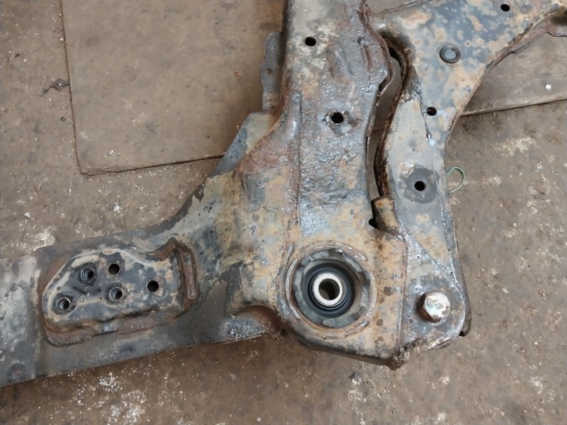 Балка подмоторная