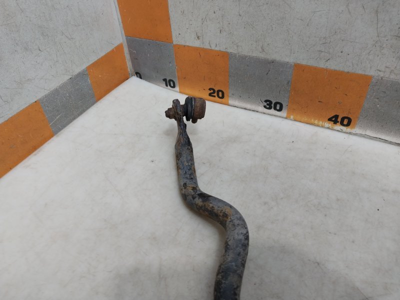 Стабилизатор передний