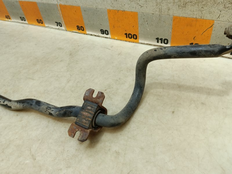 Стабилизатор передний