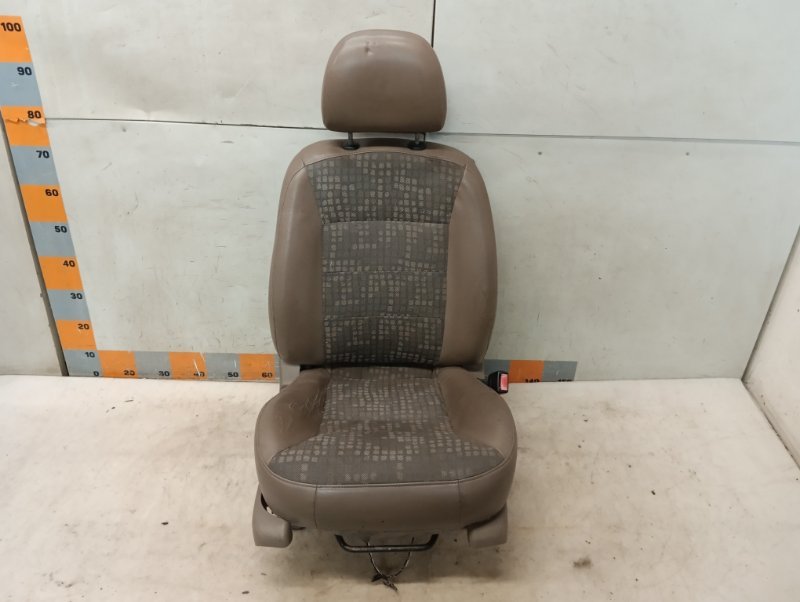 Сиденье переднее правое