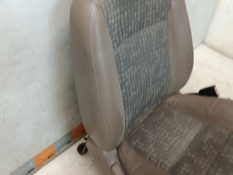 Сиденье переднее правое