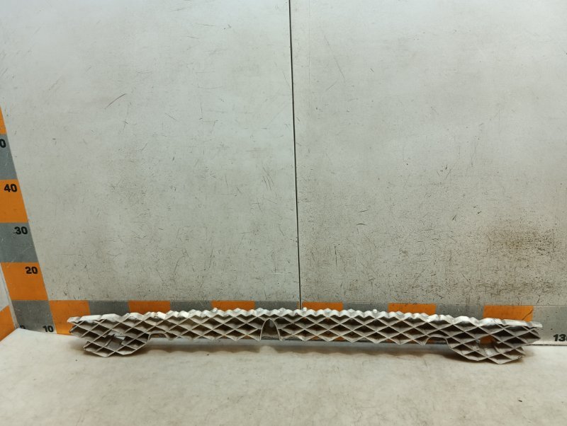 Направляющая заднего бампера