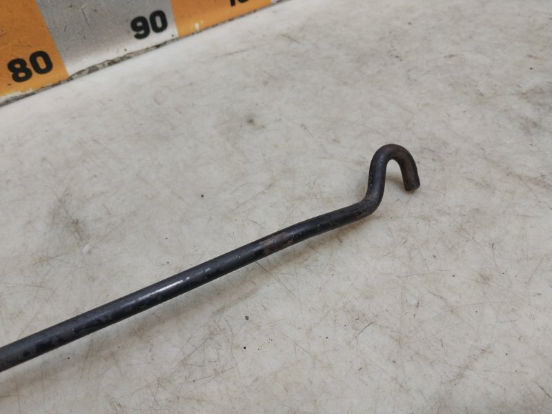 Держатель капота