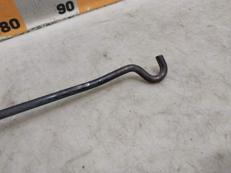 Держатель капота