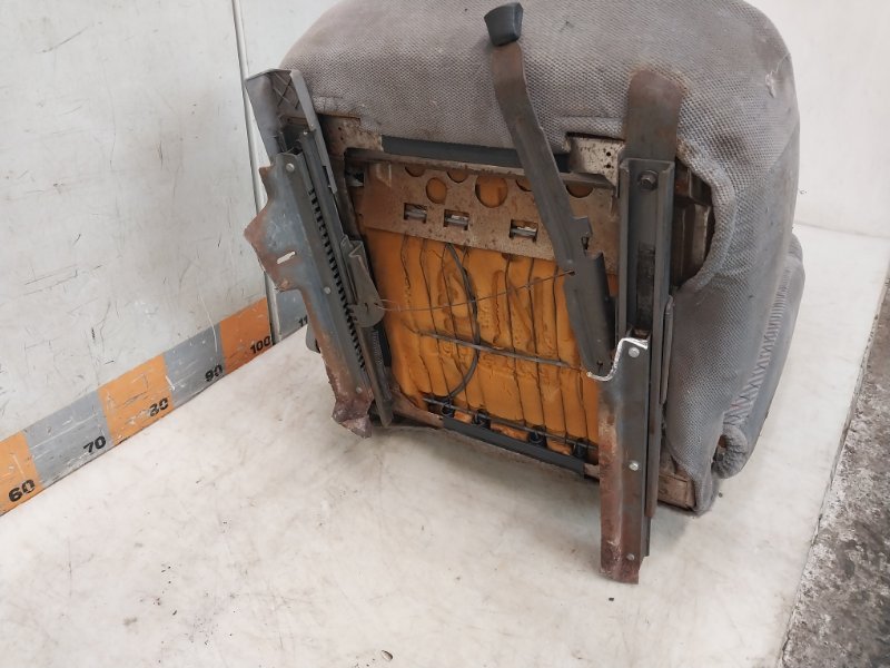 Сиденье переднее правое