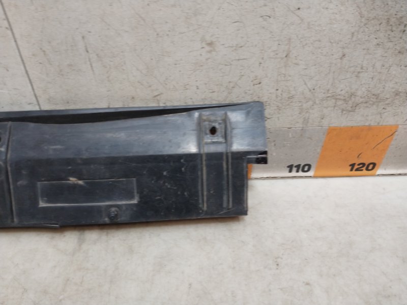 Кожух замка капота