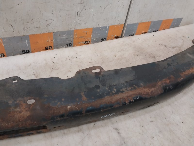 Усилитель переднего бампера