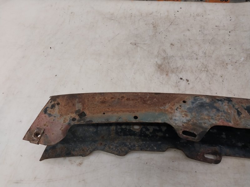 Усилитель переднего бампера