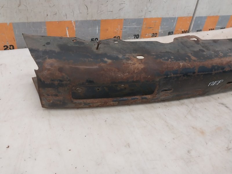 Усилитель переднего бампера