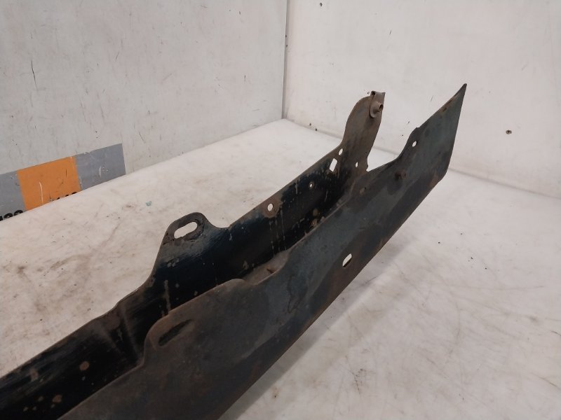 Усилитель переднего бампера