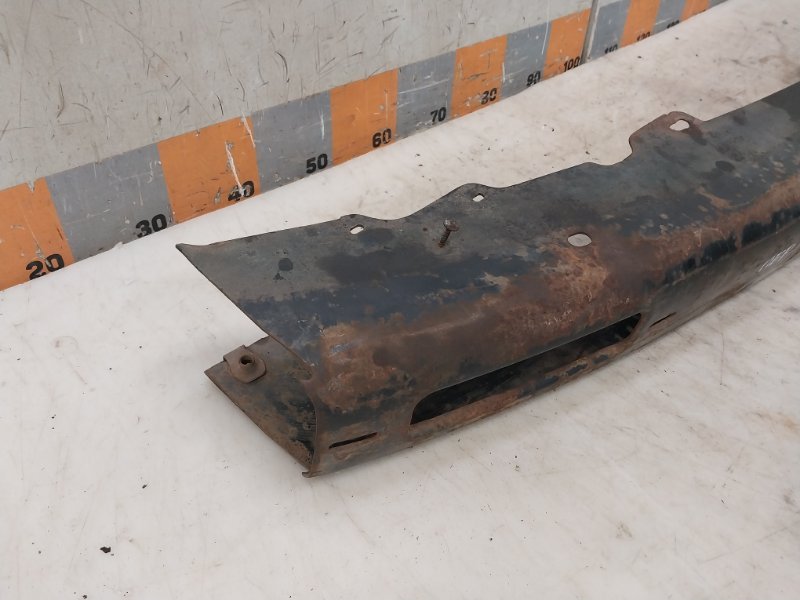 Усилитель переднего бампера