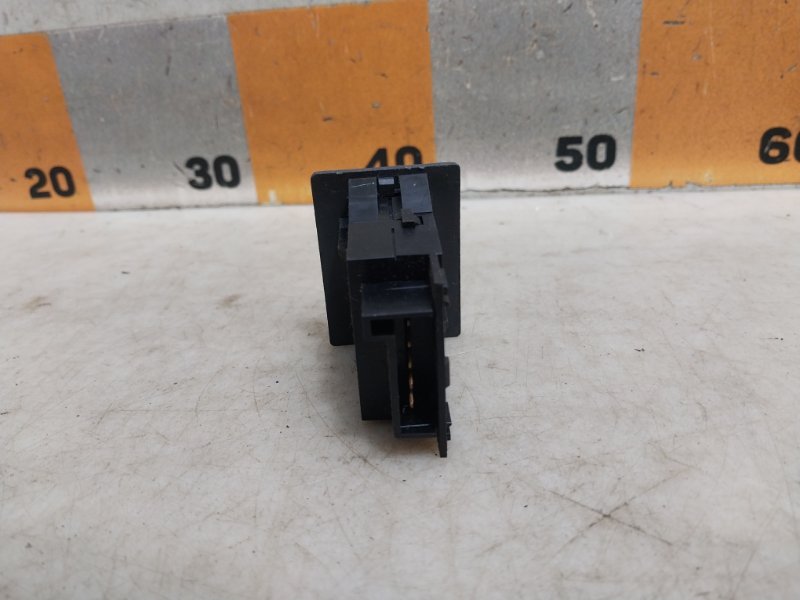 Кнопка света противотуманных фар