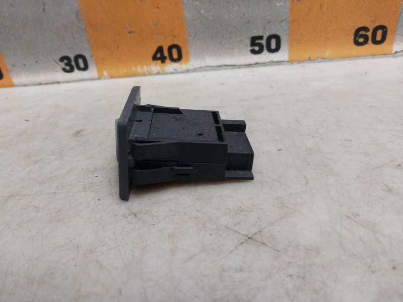 Кнопка света противотуманных фар