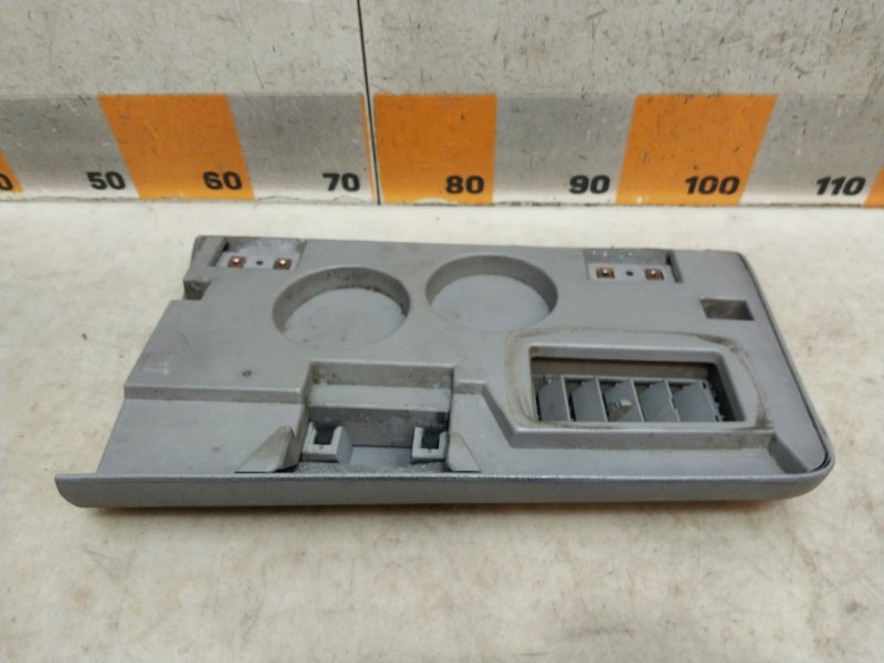 Крышка бардачка