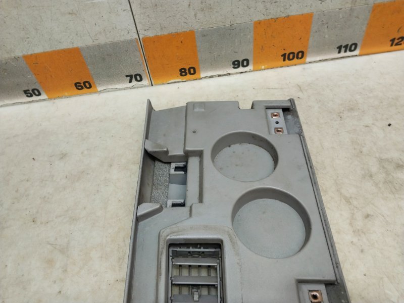 Крышка бардачка