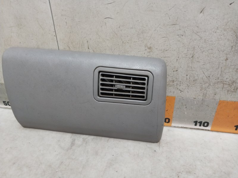 Крышка бардачка