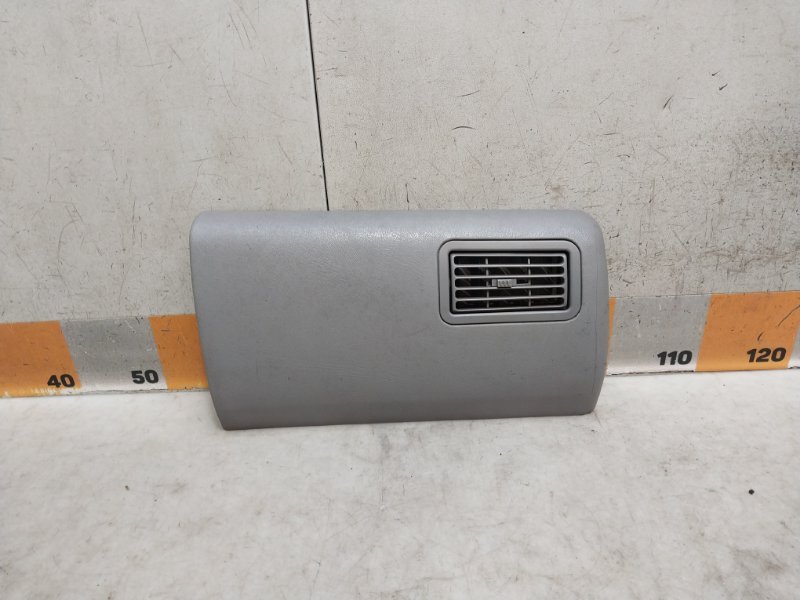 Крышка бардачка