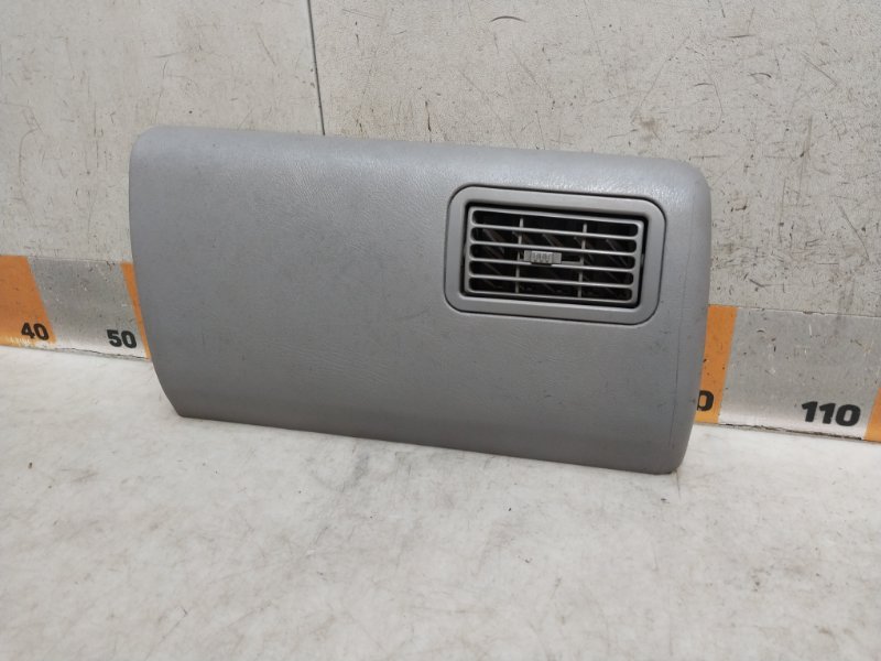 Крышка бардачка