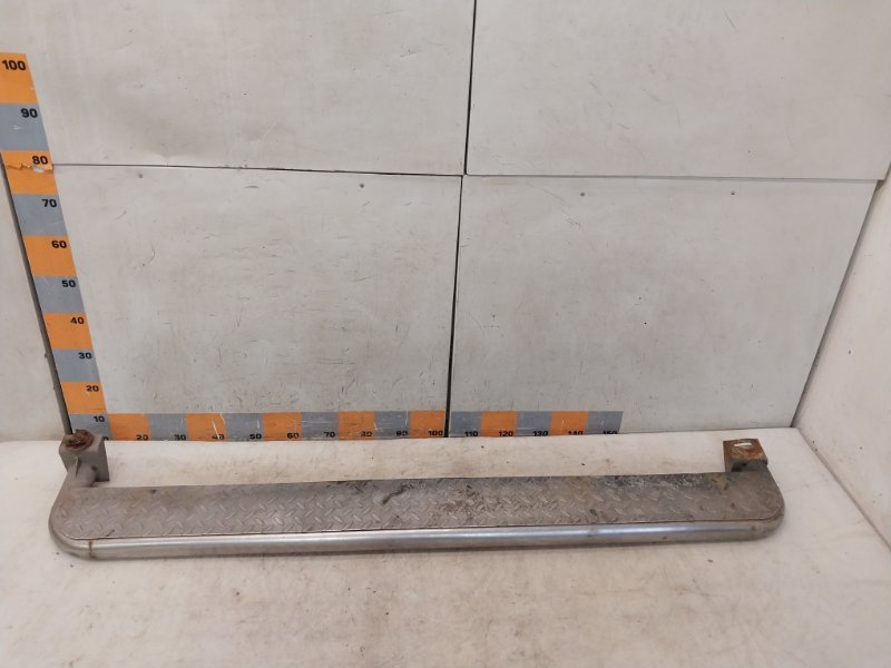 Подножка правая