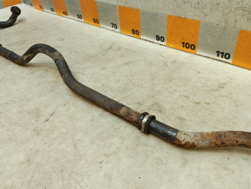 Стабилизатор передний