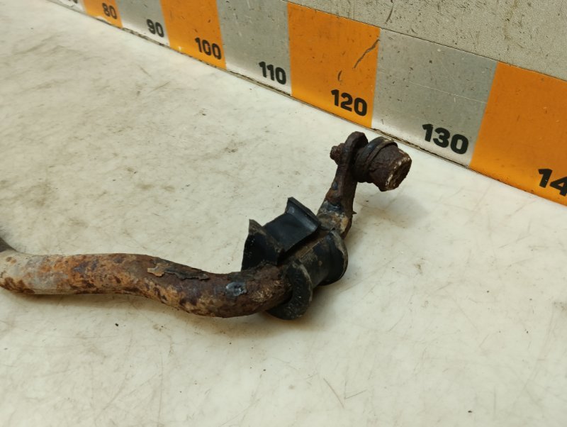 Стабилизатор передний