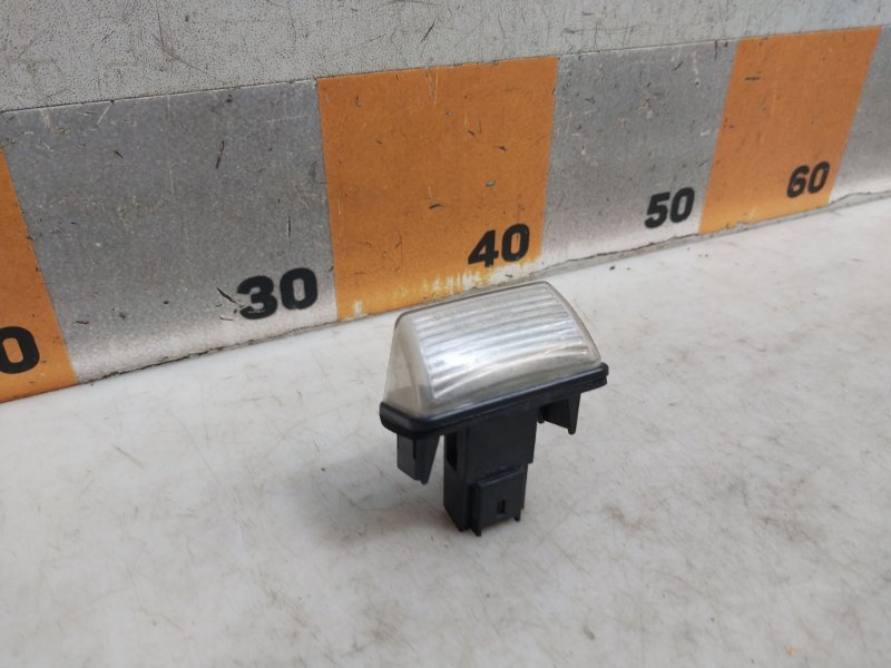 Фонарь подсветки номера