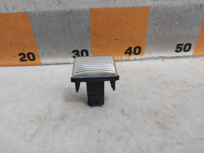 Фонарь подсветки номера