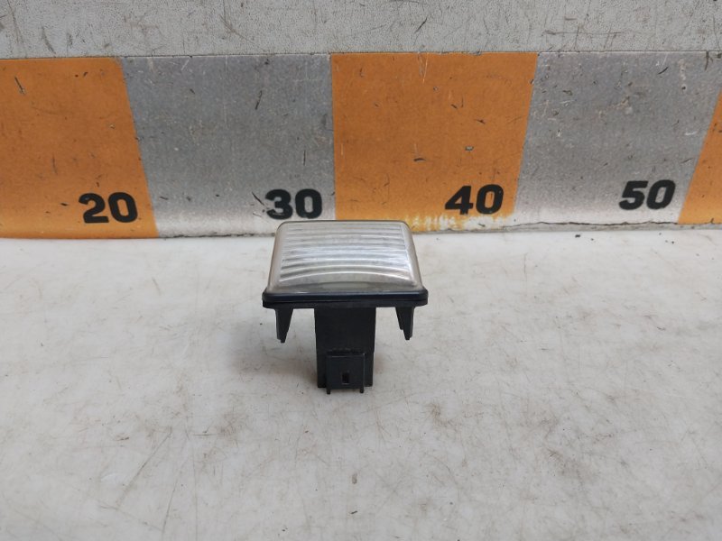 Фонарь подсветки номера