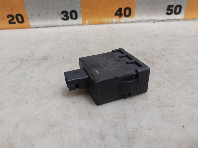 Кнопка корректора фар